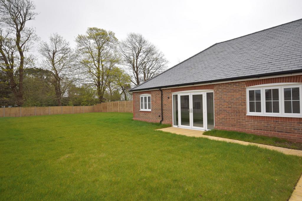 Yapton Road, Yapton, BN18 2 bed terraced bungalow for sale £360,000