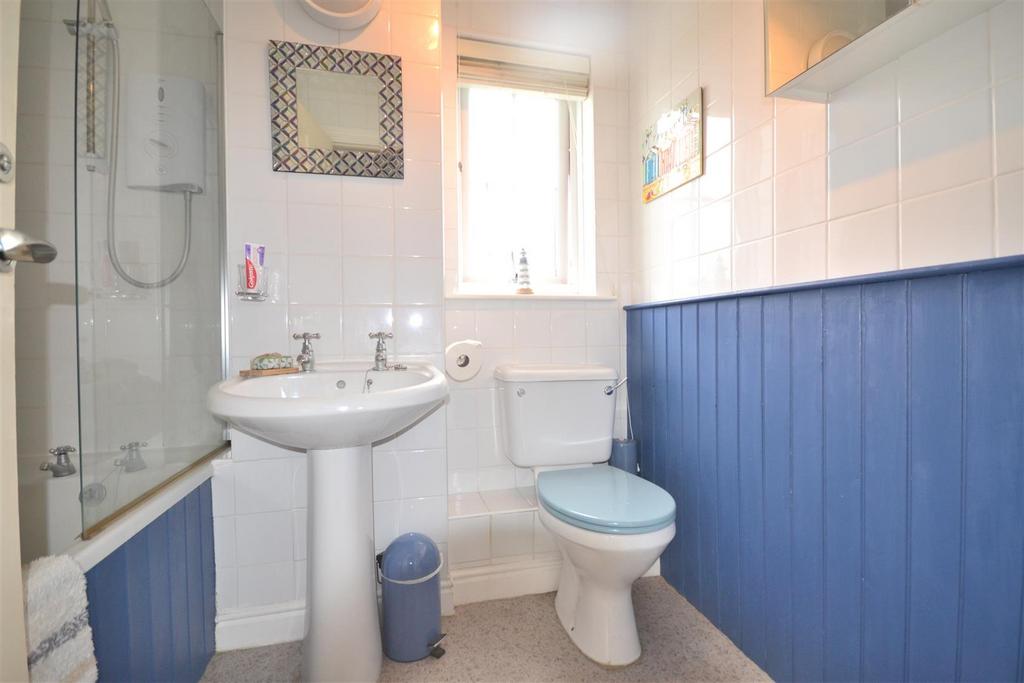 Bathroom.JPG