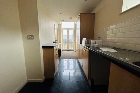 2 bedroom apartment for sale, Browning Avenue, Halifax, West Yorkshire, HX3