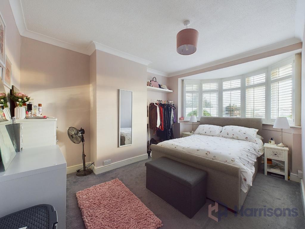 Canterbury Road, Sittingbourne, Kent, ME10 4JA 3 bed semidetached