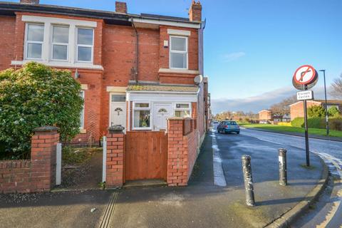 3 bedroom end of terrace house for sale, Hyde Terrace, Gosforth
