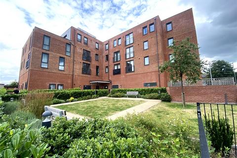 1 bedroom apartment for sale, Wilton Road, Surrey GU15