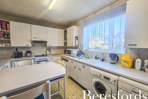 104 Daventry Road, Romford, RM3 7RH