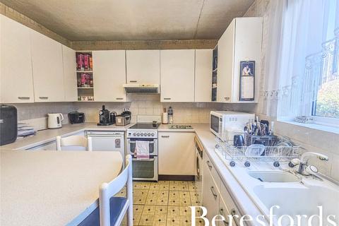 104 Daventry Road, Romford, RM3 7RH