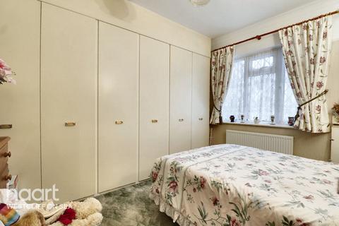 3 bedroom bungalow for sale, Somerton Avenue, Westcliff-On-Sea