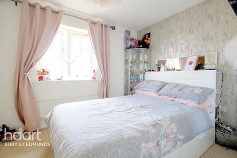 2 bedroom terraced house to rent, Lapwing Grove, Stowmarket