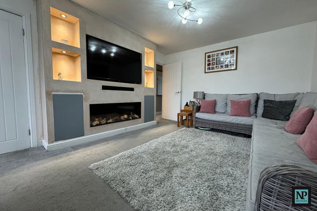 Briar, Tamworth, B77 3 bed detached bungalow for sale £270,000