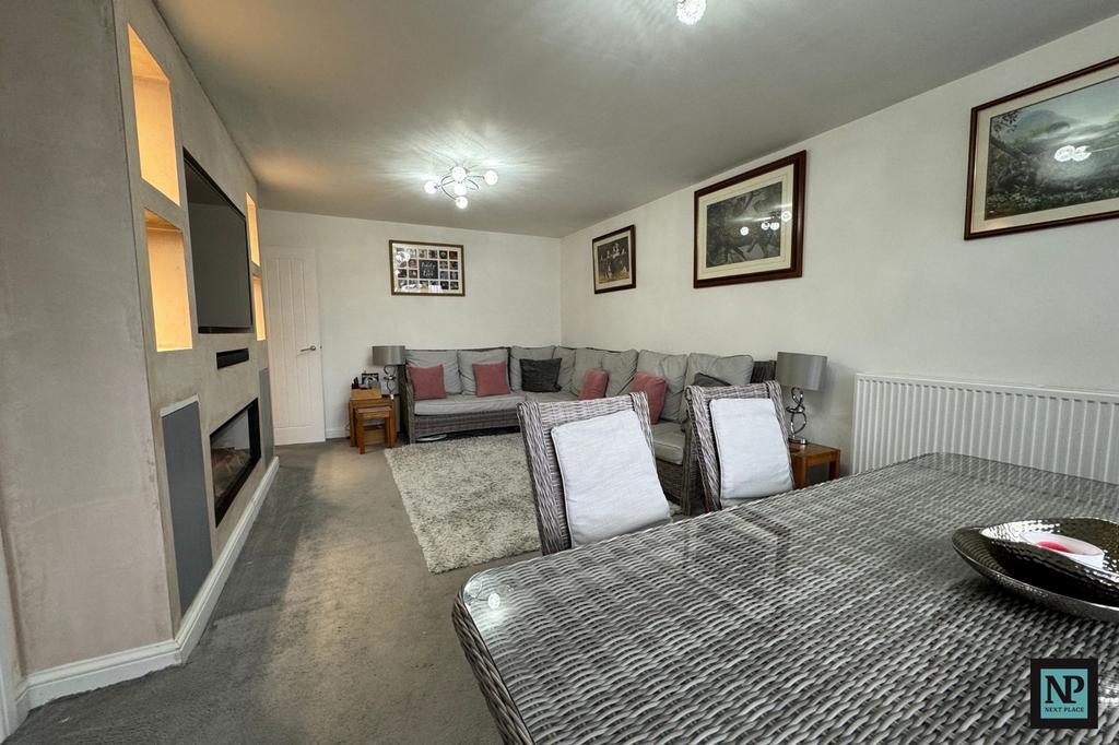 Briar, Tamworth, B77 3 bed detached bungalow for sale £270,000
