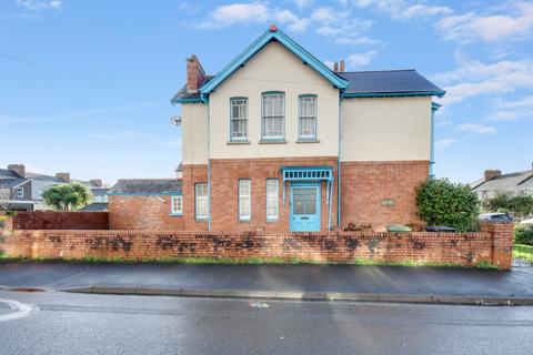 4 bedroom terraced house for sale, St. Georges Road, Barnstaple EX32