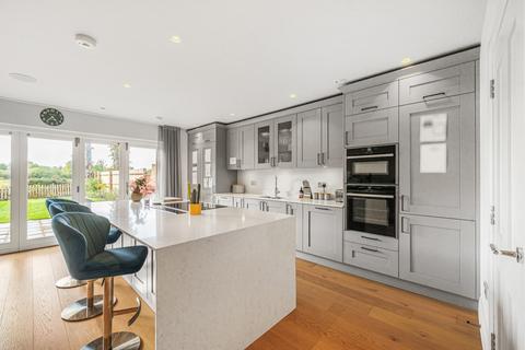 2 Flexlands Place, Chobham, Woking, GU24 8BG