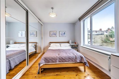 21b Rutland Walk, London, SE6 4LG