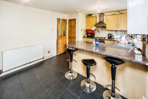 1 Chestnut Close, Newsome, Huddersfield, HD4 6YL