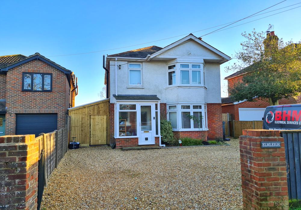 Cooks Lane, Calmore SO40 3 bed detached house for sale £530,000