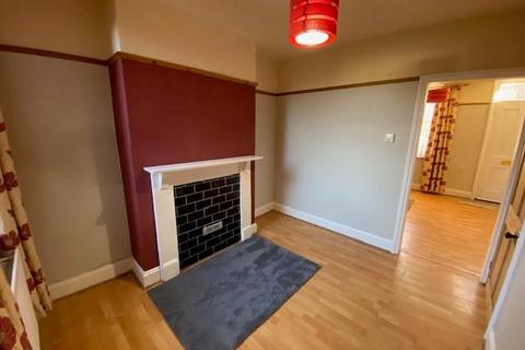 2 bedroom terraced house to rent, Midland Road, Thrapston, NN14