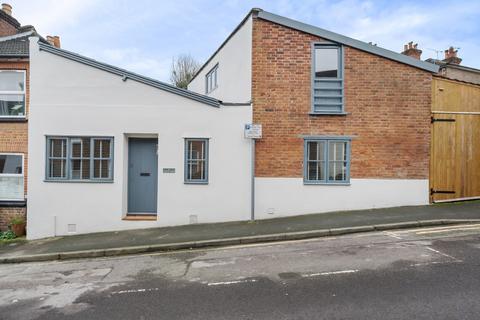 6 Cooper Road, Guildford, GU1 3LY