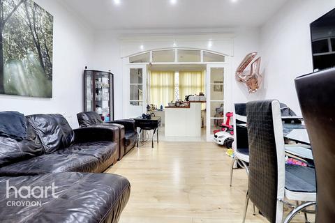 3 bedroom apartment for sale, Coombe Road, London