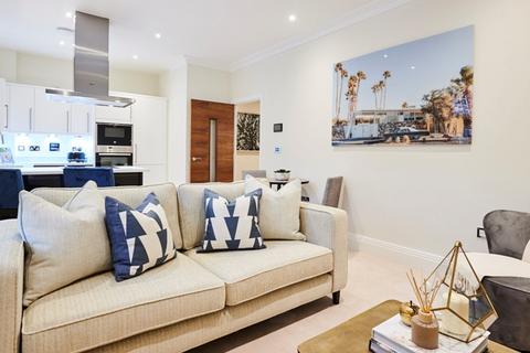 1 bedroom apartment to rent, Luxurious Water-Front One Bedroom Flat at Palace Wharf, Rainville Road, W6