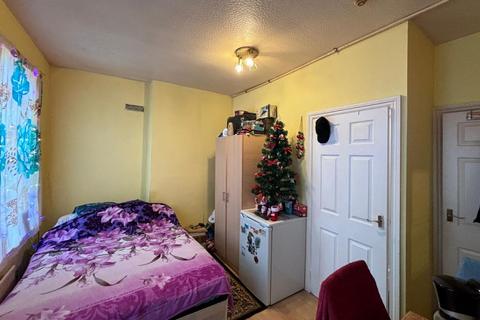 5 Ashburnham Road, Luton, LU1 1JN