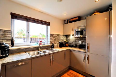 2 bedroom apartment for sale, Bowling Green Close, Bletchley, MK2