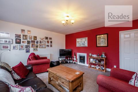 3 bedroom semi-detached house for sale, Wynnstay Road, Broughton CH4 0