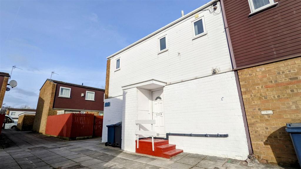 Fawcett, Skelmersdale WN8 3 bed end of terrace house for sale £90,000