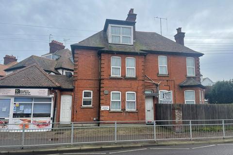 Property to rent, West Avenue, Clacton-on-Sea CO15