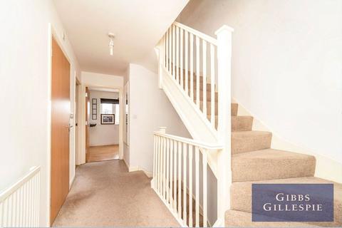 113 Varcoe Gardens, Hayes, UB3 2FJ