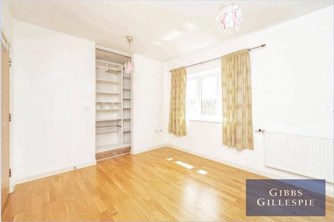 113 Varcoe Gardens, Hayes, UB3 2FJ