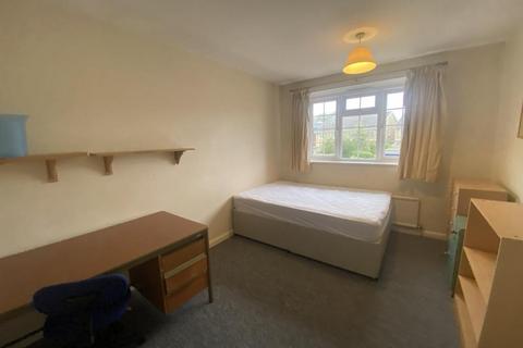 3 bedroom house to rent, 8 Englehurst Englefield Green