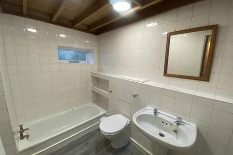 3 bedroom house to rent, 15 Harvest Road Englefield Green Egham Surrey