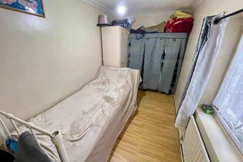 225 Connaught Road, Luton, LU4 8ET