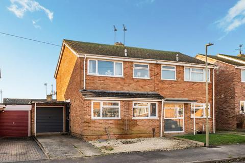 3 bedroom semi-detached house for sale - Abbey Road,  Witney,  OX28