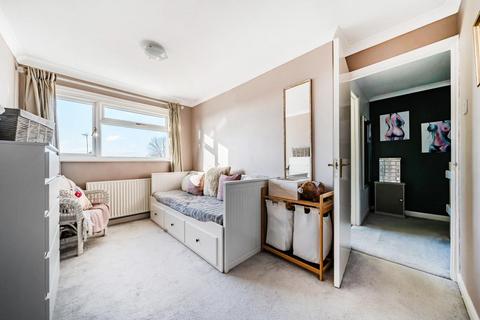 68 Abbey Road, Witney, OX28 5LF