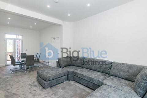 9 bedroom terraced house to rent, Regent Park Terrace, Leeds LS6