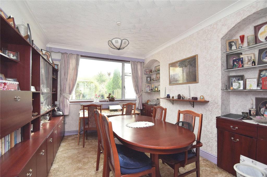 Deben Avenue, Martlesham Heath, Ipswich, Suffolk, IP5 3 bed semi