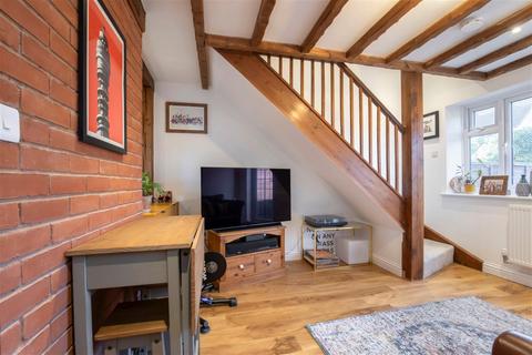 19 Bronte Close, Cheltenham, GL51 3NG