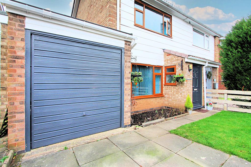 Extended Home Plumtree Way, Syston, LE7 3 bed semidetached house for