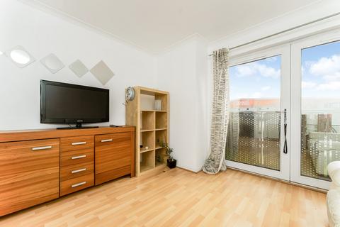 2 bedroom ground floor flat to rent, Craighall Rd, Glasgow G4