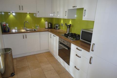 2 bedroom flat to rent, Lancaster Crescent, Kelvinside G12