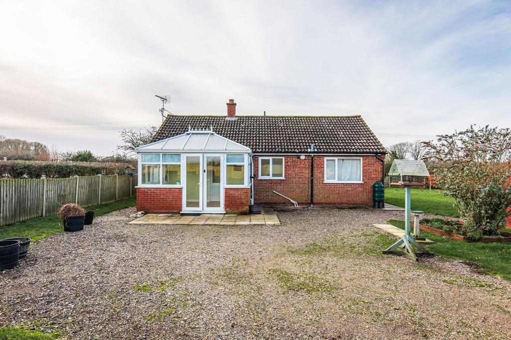 Stow Bedon 2 bed detached bungalow for sale - £295,000