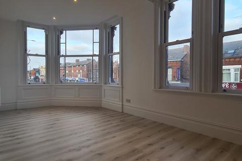 2 bedroom apartment to rent, Silverwood Avenue, Chorlton