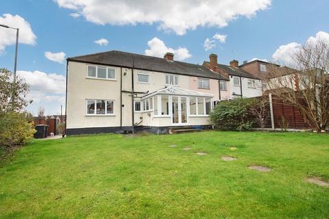 1 Holly Close, Buckhurst Hill, IG9 6HT