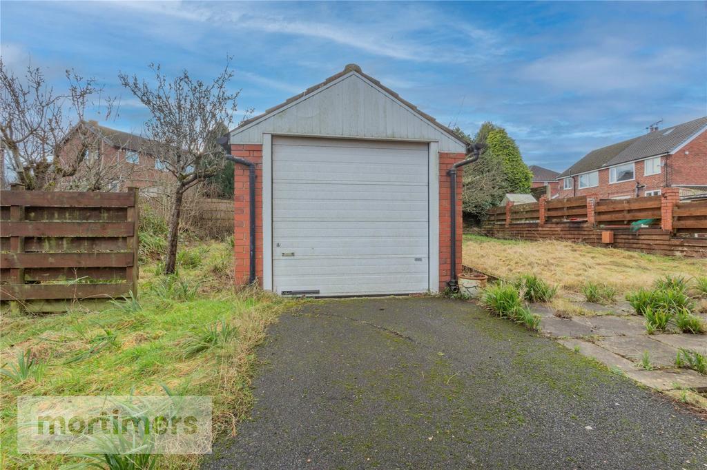 Detached Garage