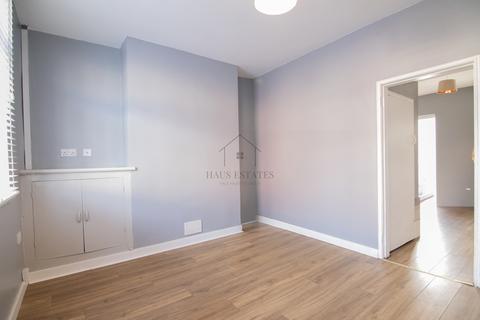 113 Central Road, Hugglescote, Coalville, LE67 2FL