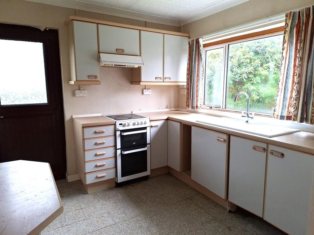 Main Road, Neath SA10 3 bed detached bungalow for sale £225,000