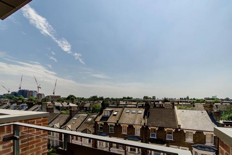 3 bedroom flat to rent, Maygrove Road, West Hampstead, London, NW6