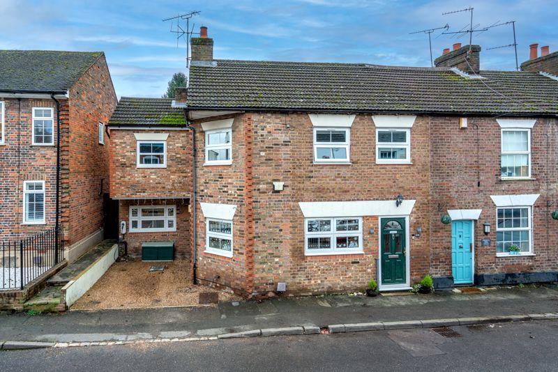 Summer Street, Slip End 4 bed end of terrace house for sale £525,000