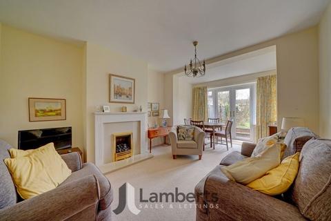 17 Castle Road, Studley, B80 7LS