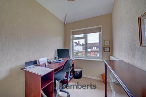 17 Castle Road, Studley, B80 7LS