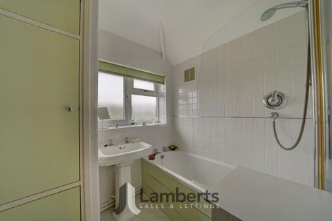 17 Castle Road, Studley, B80 7LS
